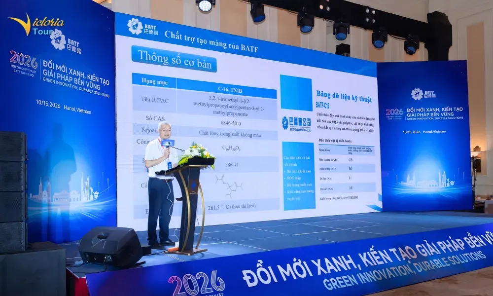 Diễn giả chia sẻ chuyên môn trước màn hình lớn tại hội thảo BATF