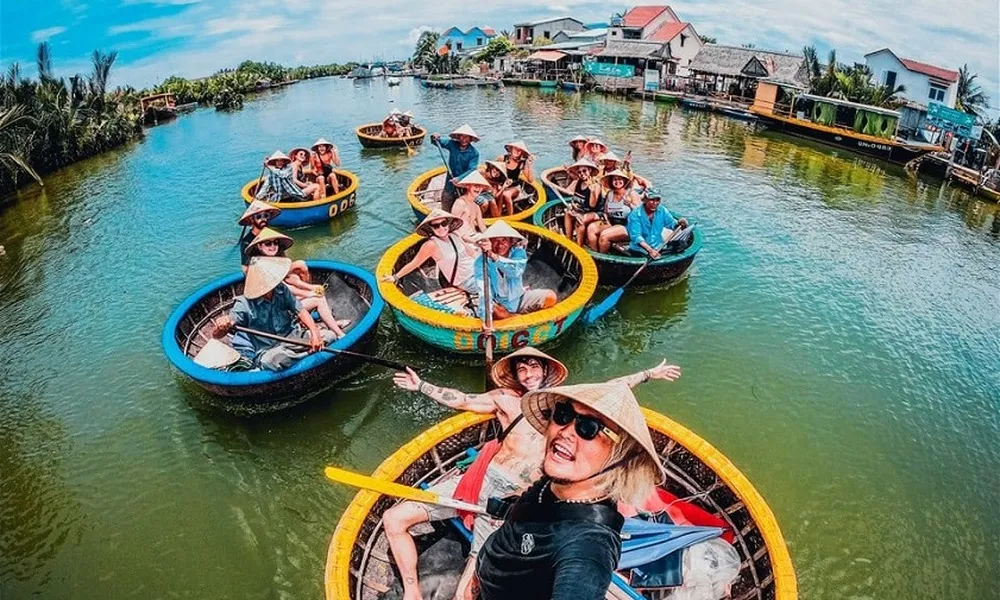 Central Vietnam 7-Day Tour: Da Nang - Hoi An - Hue - Phong Nha