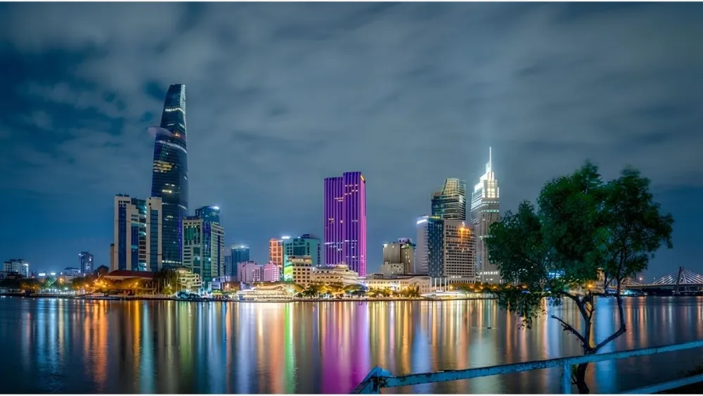VIETNAM 8-DAY TOUR: HO CHI MINH CITY, HANOI, HA LONG BAY, NINH BINH, DA NANG