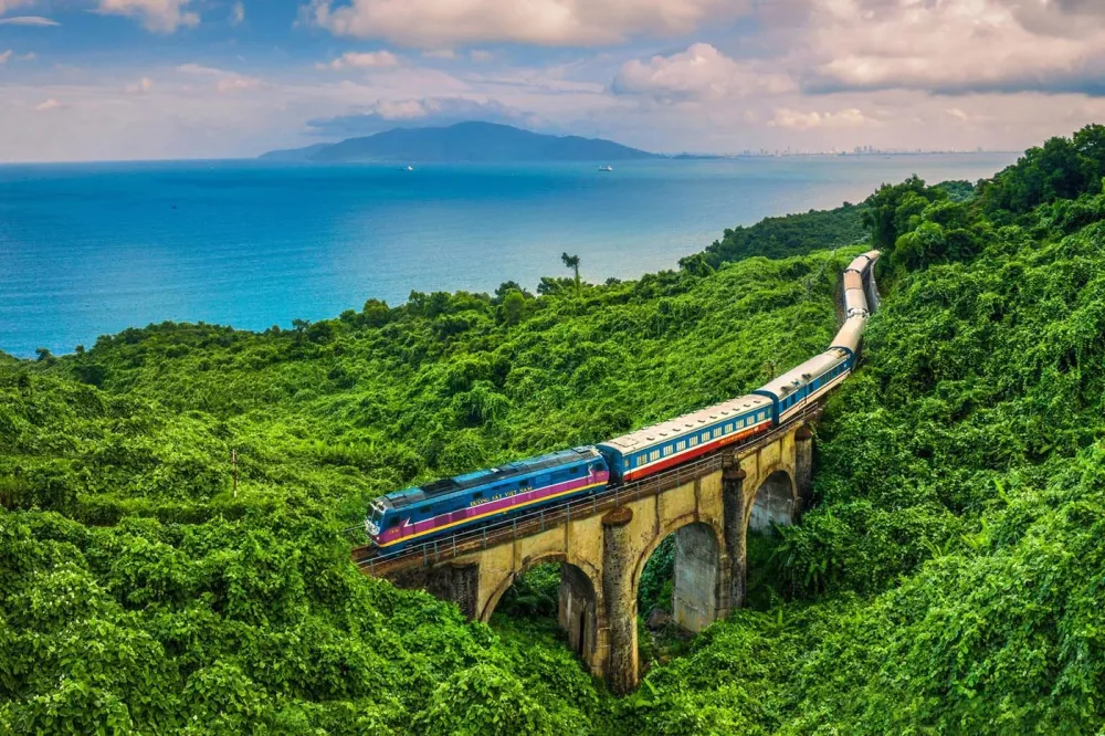 Vietnam 11-Day Tour: Ho Chi Minh City - Hue - Hoi An - Ha Noi