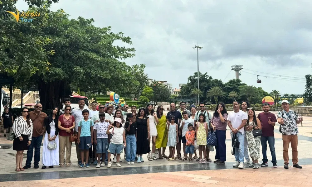 Victoria Tour welcoming the Nepalese group for their Phu Quoc tour